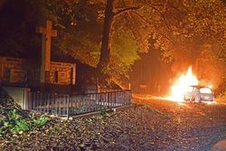 2020 10 05 voiture en feu Monumentjpg