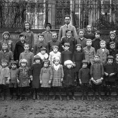 Ecole 19271